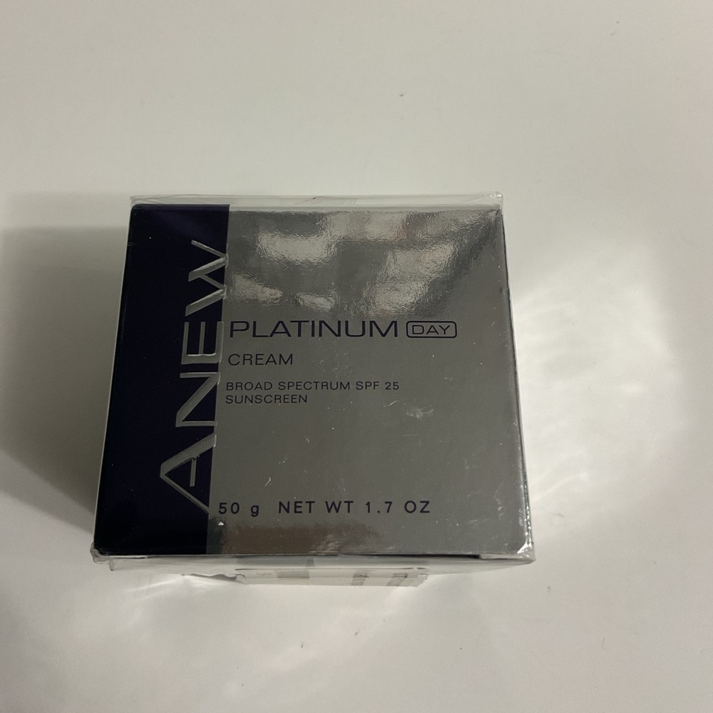 NWOT Avon Anew Platinum Day Cream SPF25